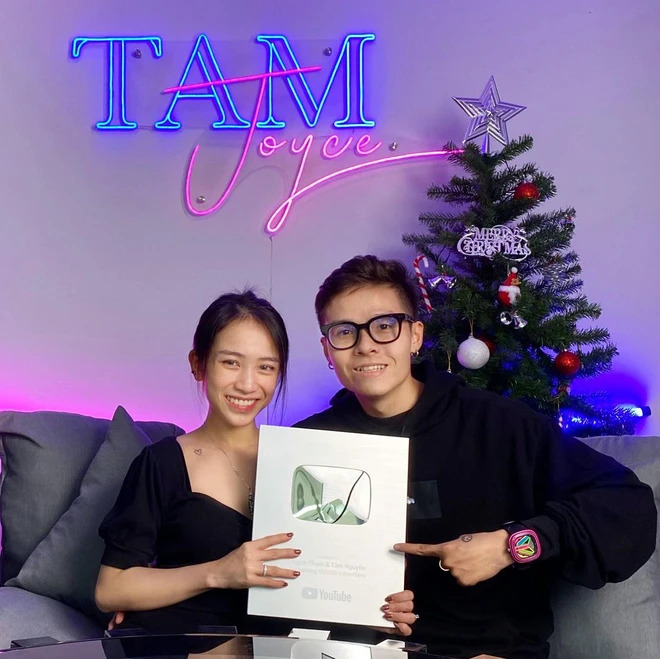 Nhà của Joyce Phạm - ái nữ đại gia Minh Nhựa: Biệt thự lên đèn sáng rực cả khu phố, bên trong là không gian sống sang chảnh đúng chuẩn rich kid - Ảnh 8.