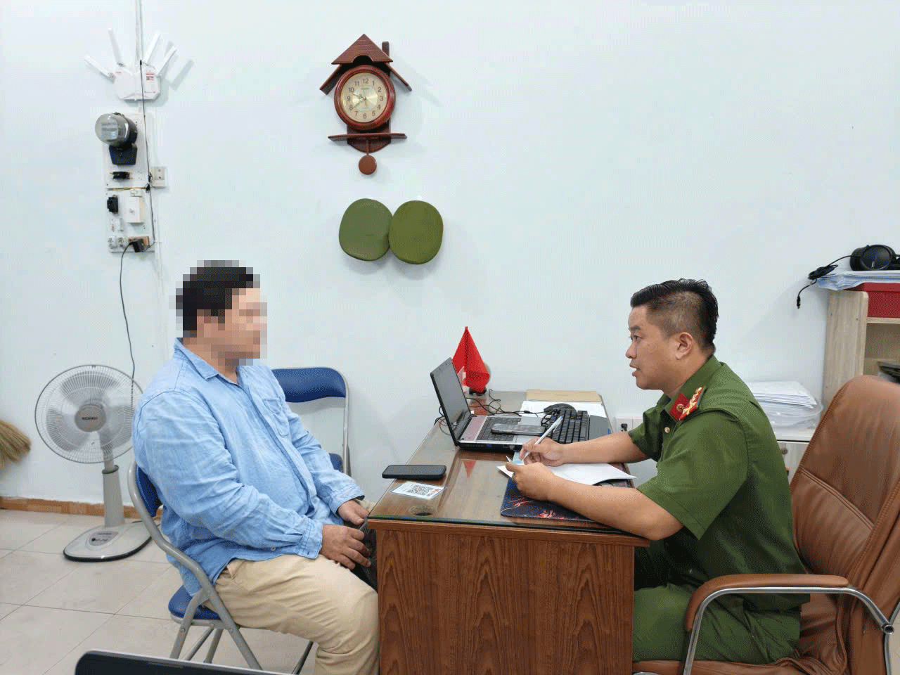 TPHCM: Phát hiện qua camera, xử phạt nguội 2 trường hợp vứt rác nơi công cộng - Ảnh 2.