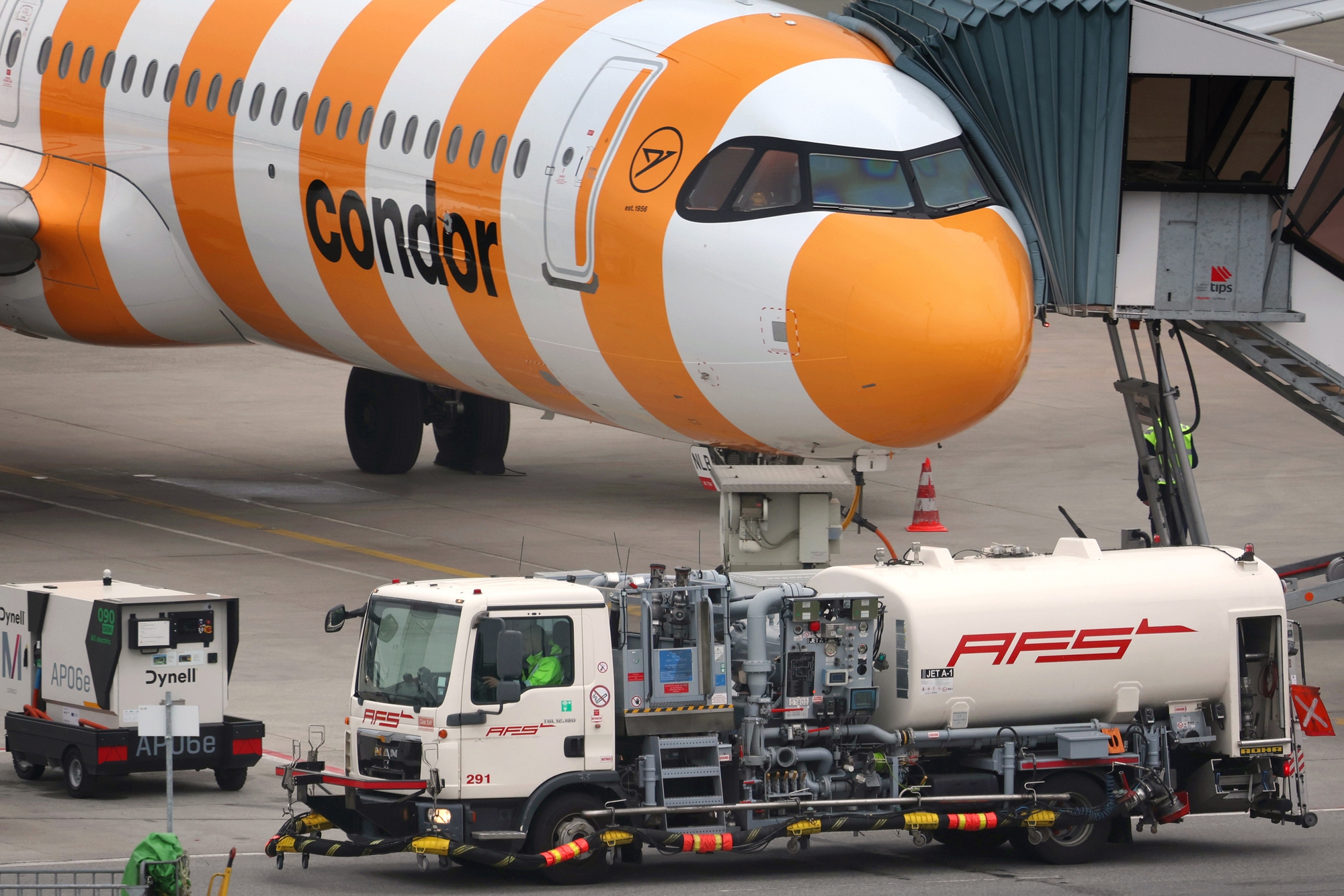 Nguy cơ thiếu nhiên liệu máy bay toàn cầu - Ảnh 1.