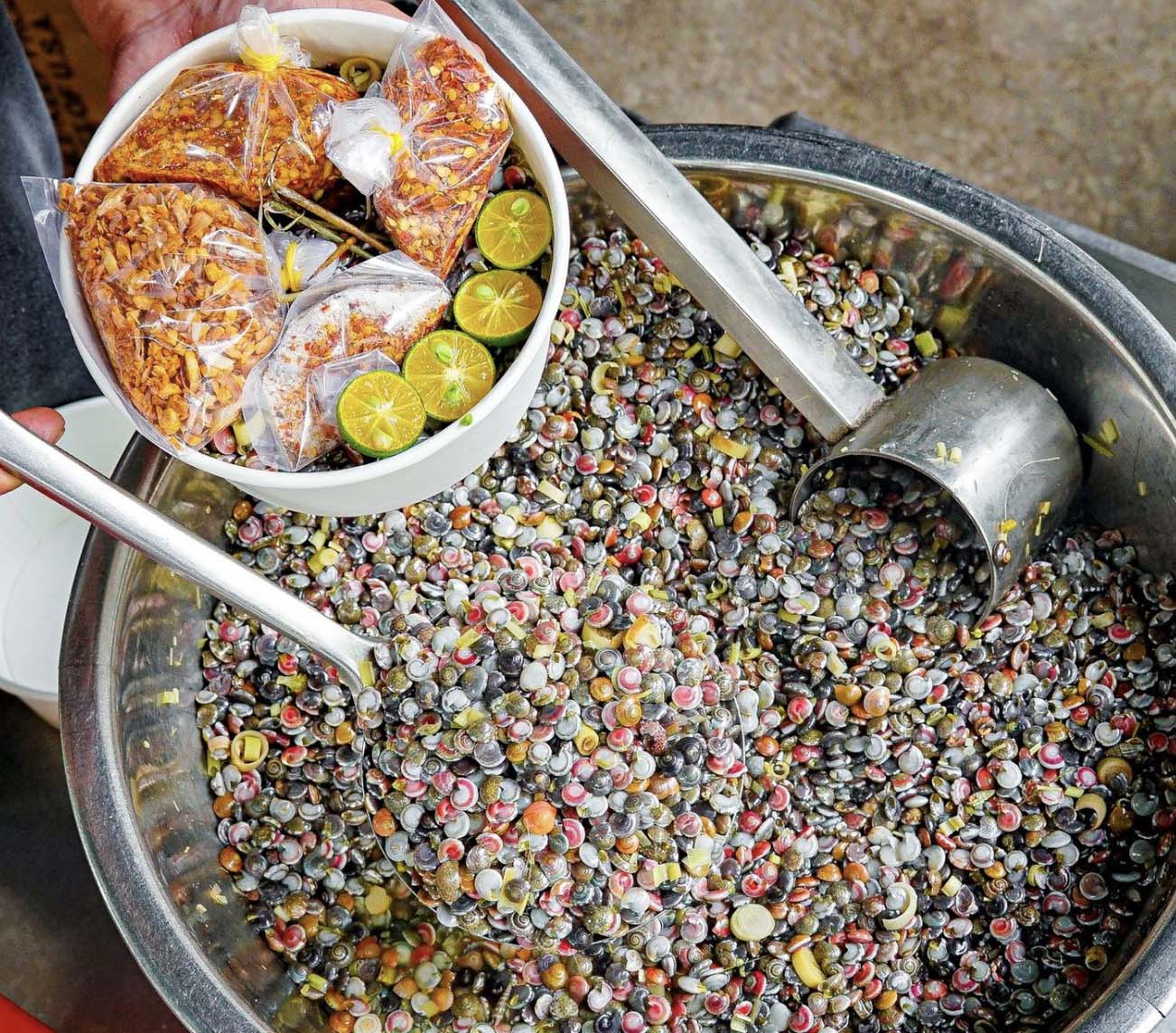 Giá vàng đu đỉnh cũng không bằng lon ốc lể miền Trung- Ảnh 2.