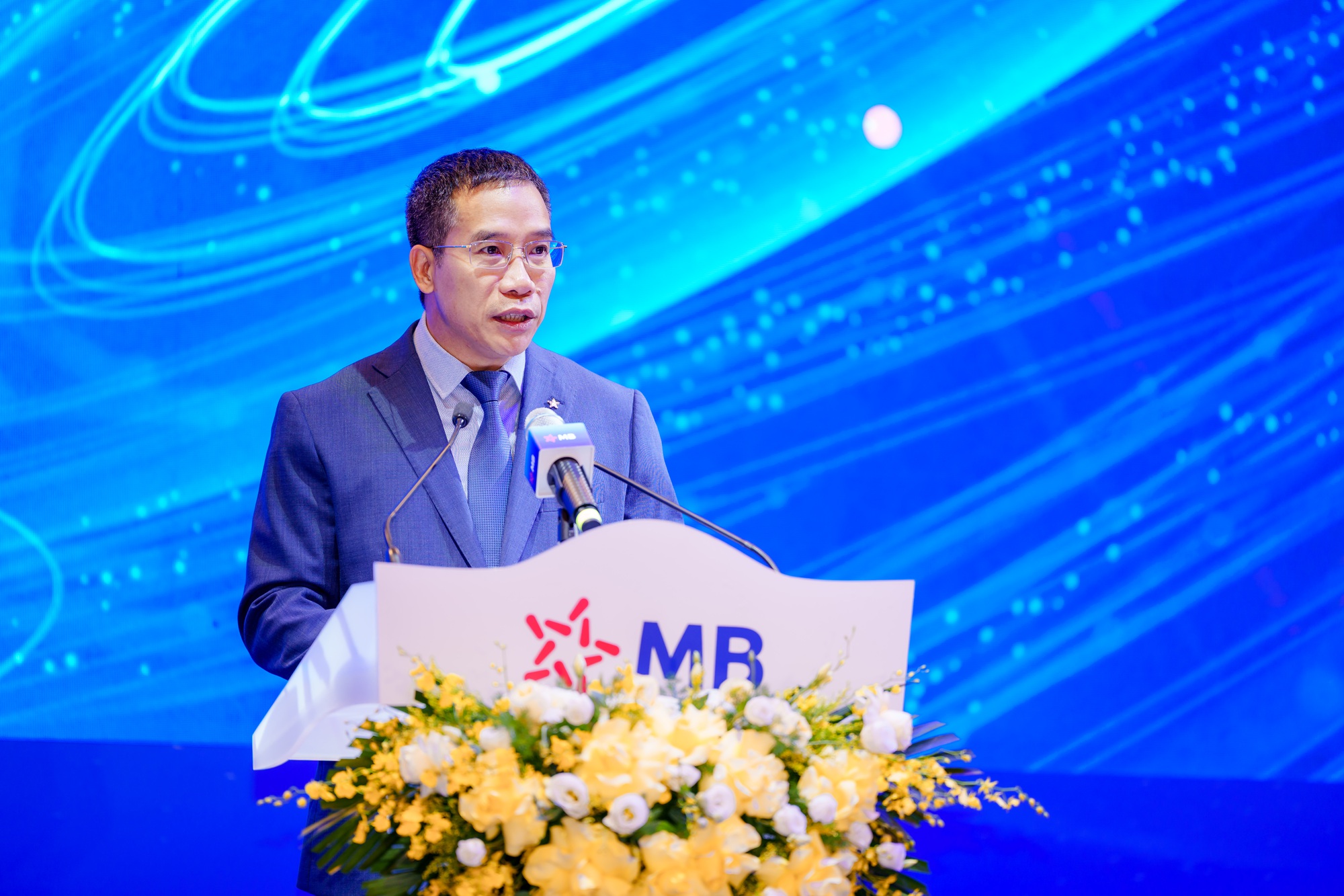 Bị cổ đông chất vấn tại sao không lập công ty tài sản số, Chủ tịch MB nói gì? - Ảnh 1.