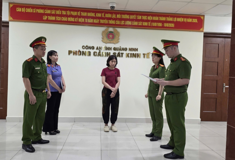 Thi hành lệnh bắt tạm giam chủ hộ kinh doanh Phạm Thị Quỳnh SN 1973- Ảnh 4.