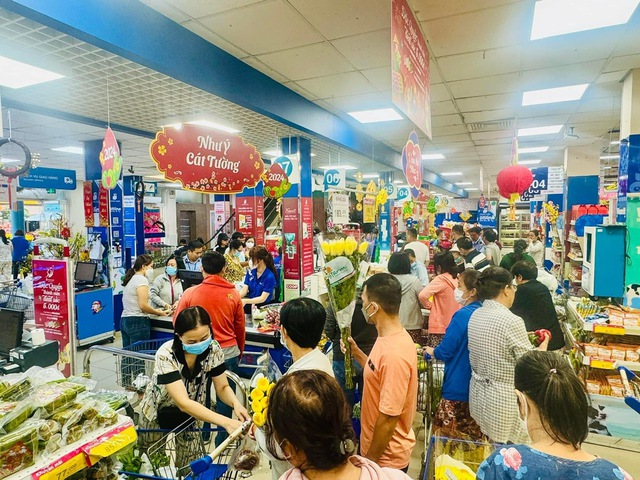 Doanh nghiệp nêu khó khăn về việc khách không lấy hóa đơn, không cung cấp thông tin: Trưởng Thuế Hà Nội nói gì?- Ảnh 1.