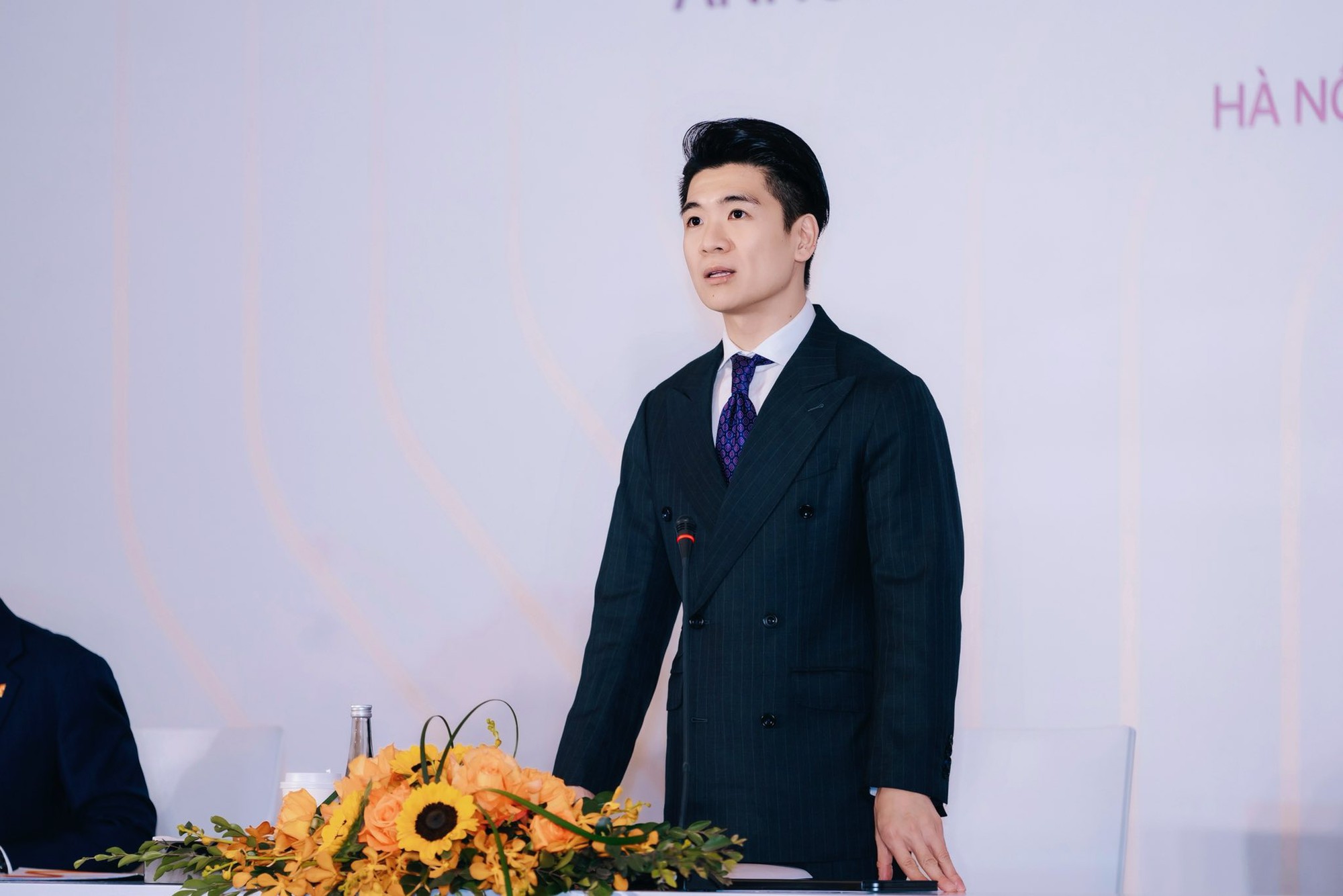 Nhan sắc tổng tài "vạn người mê" của Chủ tịch công ty chứng khoán tại đại hội cổ đông 2026: Nghìn tỷ nhưng không lạnh lùng!- Ảnh 1.