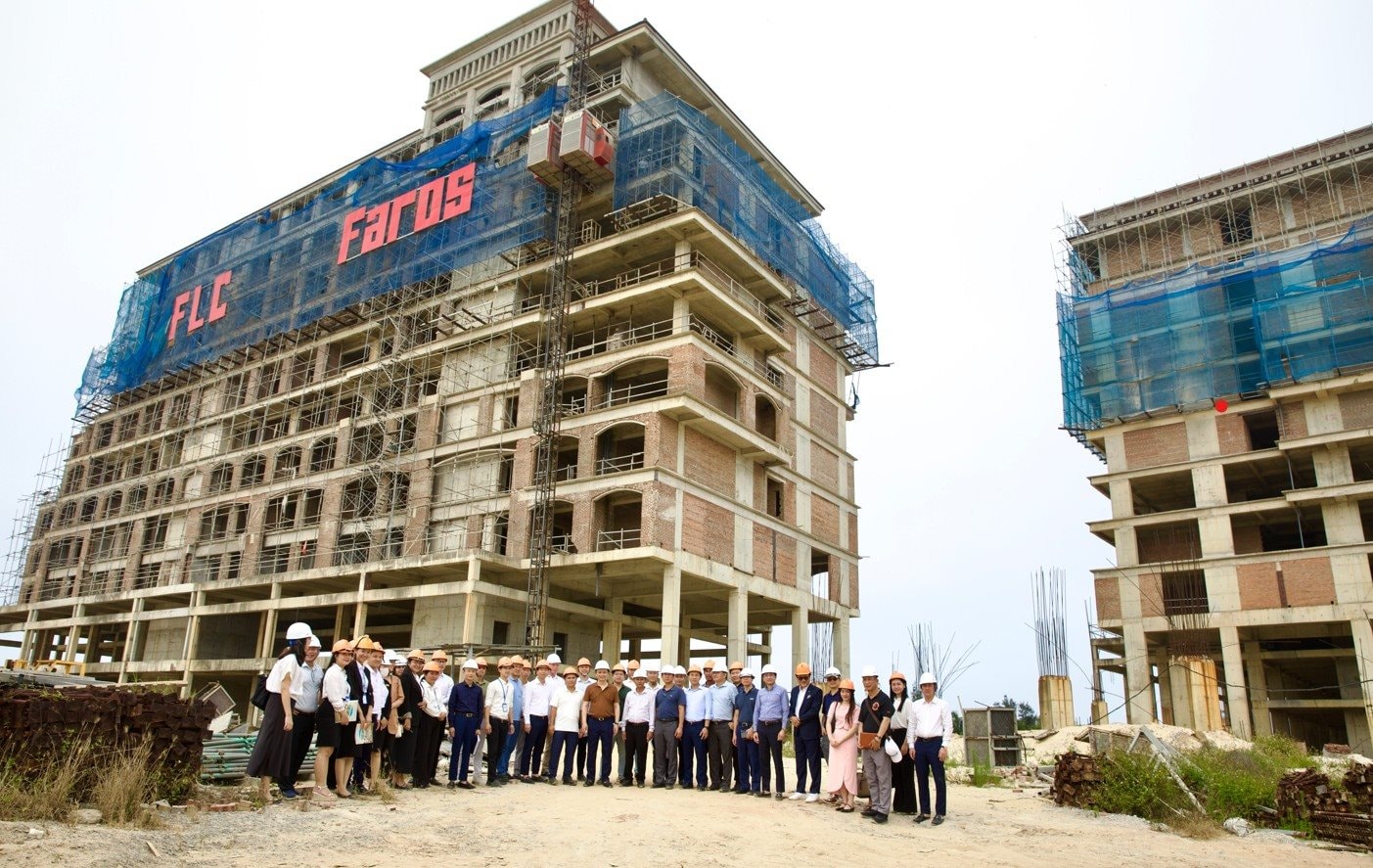 Chủ tịch Trịnh Văn Quyết lập tức thị sát công trường siêu dự án 23.000 tỷ tại Quảng Trị, yêu cầu hoàn thành một việc ngay trong năm 2026- Ảnh 2.