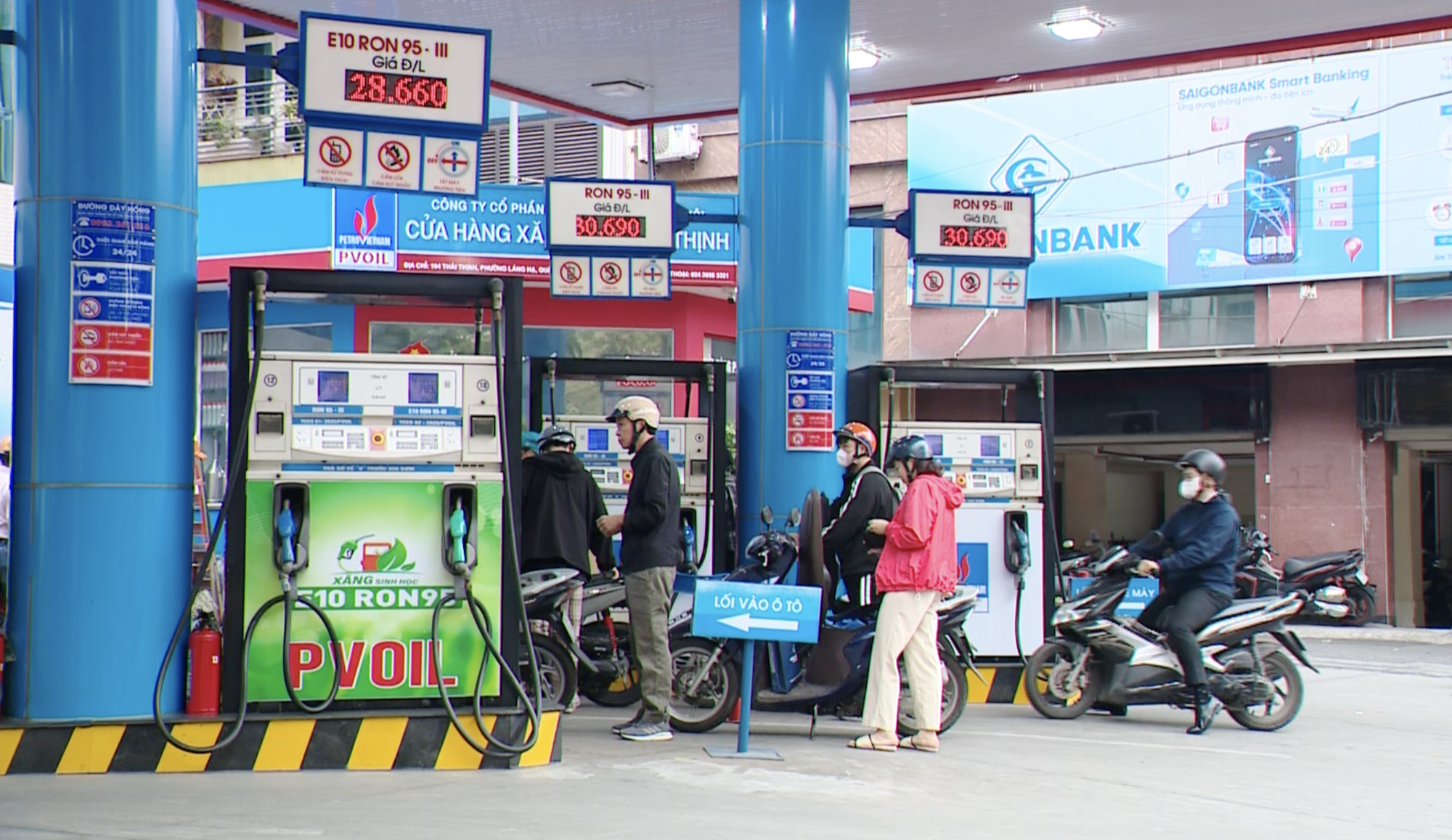 Đứng trước bước ngoặt xăng E10: Nới rộng chênh lệch giá và giải bài toán hao hụt bồn bể- Ảnh 1.