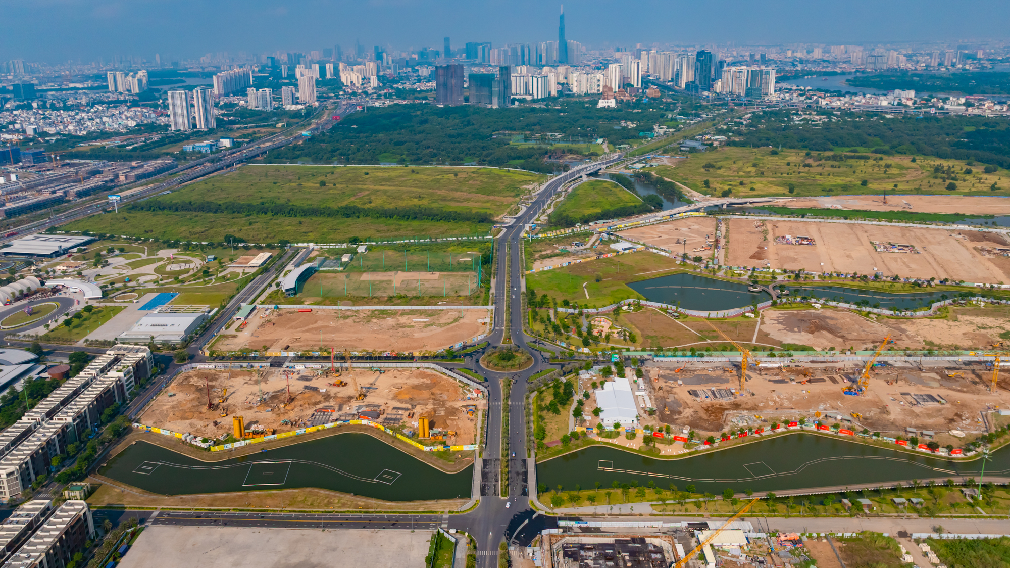 Khu đất ‘đắp chiếu’ gần 20 năm ở cửa ngõ phía Đông TPHCM đổi vận khi về tay Masterise, có phân khu chạm 400 triệu đồng/m2 - Ảnh 2.