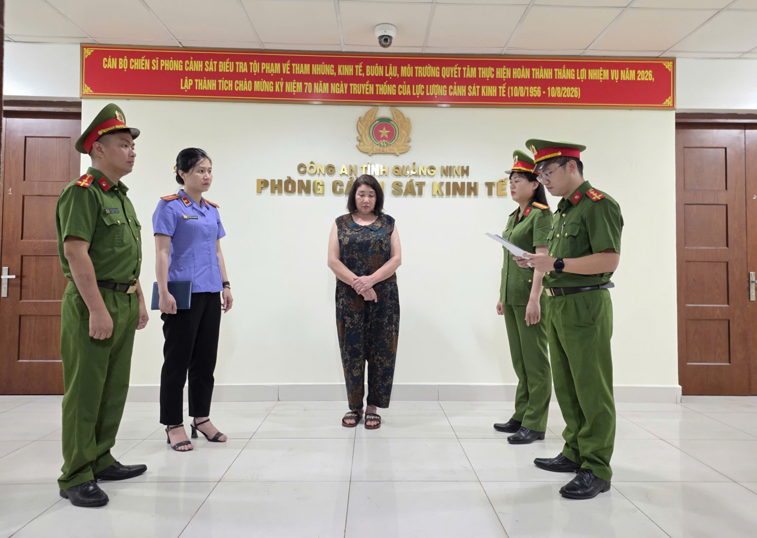 Thi hành lệnh bắt tạm giam chủ hộ kinh doanh Phạm Thị Quỳnh SN 1973- Ảnh 3.