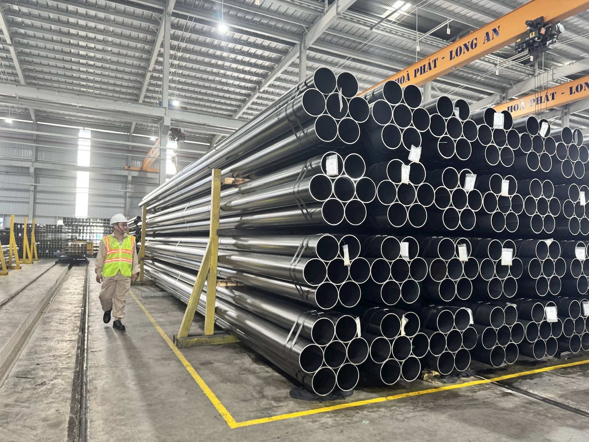 Tỷ phú Trần Đình Long khánh thành nhà máy 2.000 tỷ, sản lượng ống thép phía Nam lập kỷ lục mới- Ảnh 4.