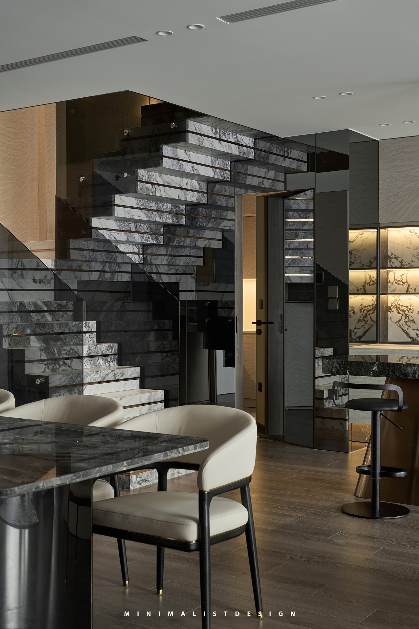 Mây tầng nào gặp gió tầng ấy: Thiếu gia cùng tiểu thư Hà thành kết hôn, nhà chung là duplex xa hoa bạc tỉ- Ảnh 14.