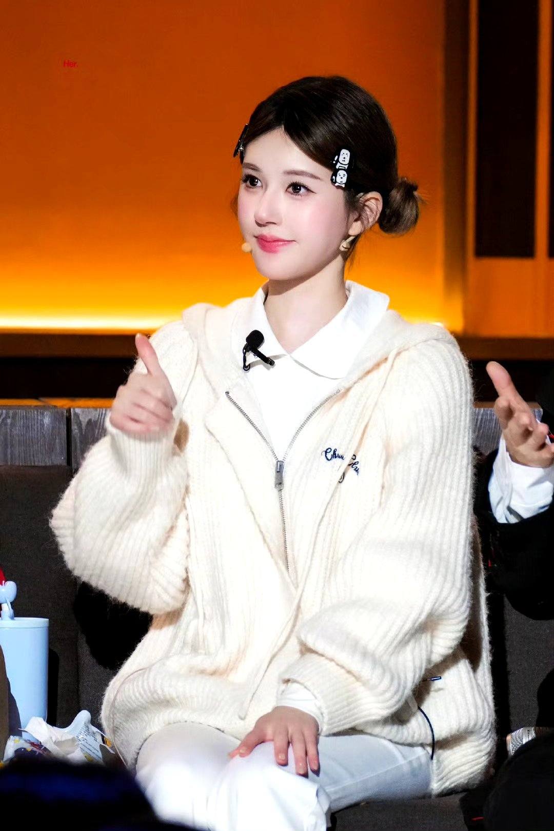 Triệu Lộ Tư mặc váy của NTK Việt, nhan sắc đẹp lên thấy rõ- Ảnh 8.