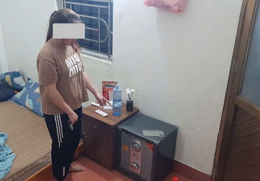 Tạm giữ hình sự nàng dâu SN 2003 phá tủ trộm hàng trăm triệu tiền, vàng của nhà chồng- Ảnh 2.