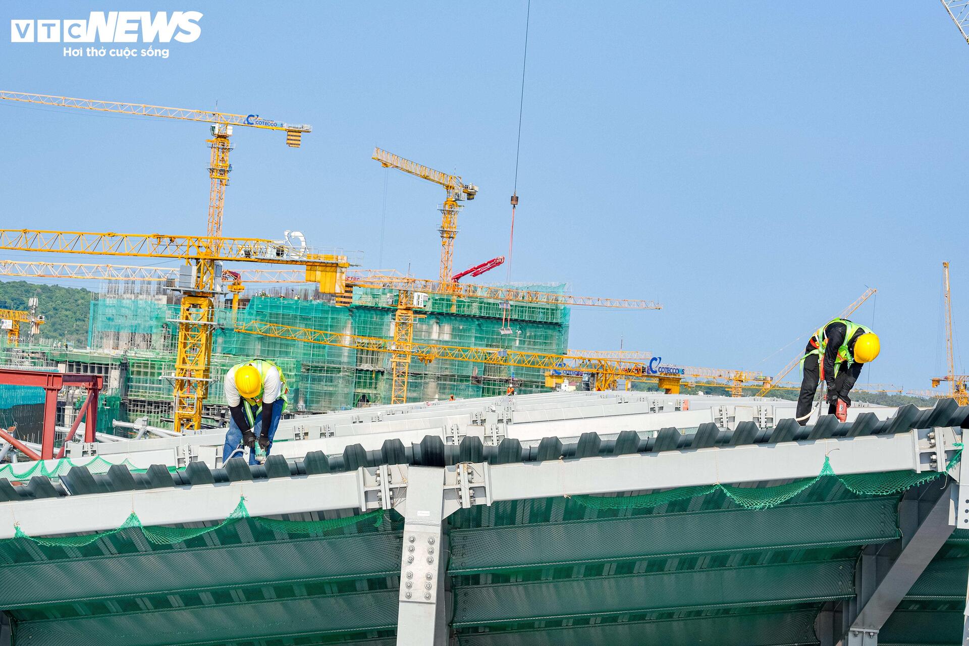 Diện mạo Trung tâm Hội nghị APEC ở Phú Quốc dần lộ diện sau 10 tháng thi công- Ảnh 8.