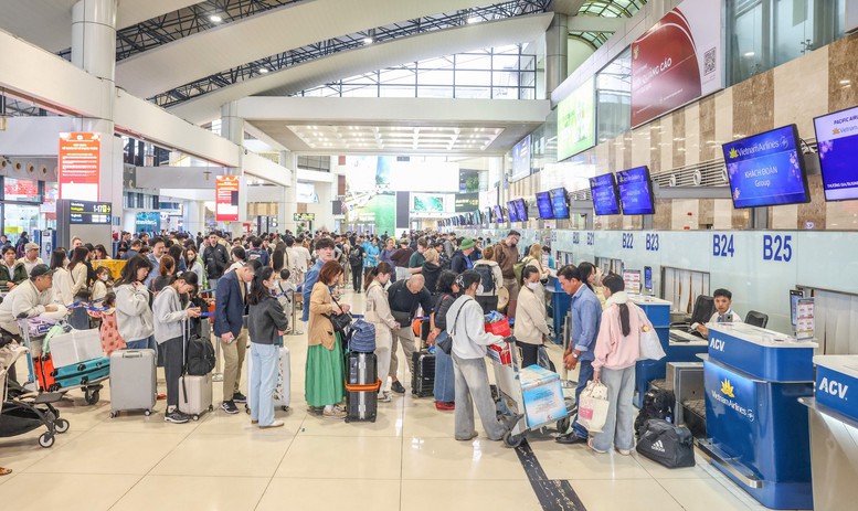 'Cháy' vé máy bay các chặng du lịch dịp Lễ 30/4-1/5- Ảnh 2.