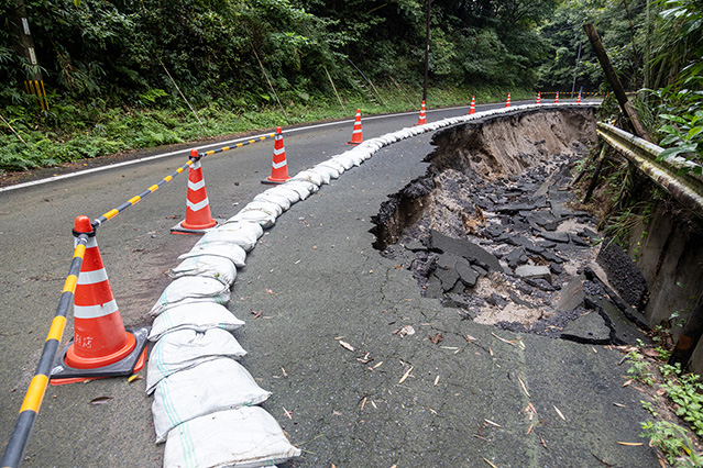 Từ bao cát 1.500 năm tuổi đến Robot AI: Sự lột xác của công nghệ cầu đường Nhật Bản- Ảnh 2.