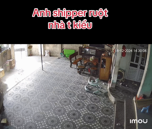 2h chiều khách đang ngủ trưa, shipper bị camera an ninh ghi lại chuỗi hoạt động âm thầm- Ảnh 3.