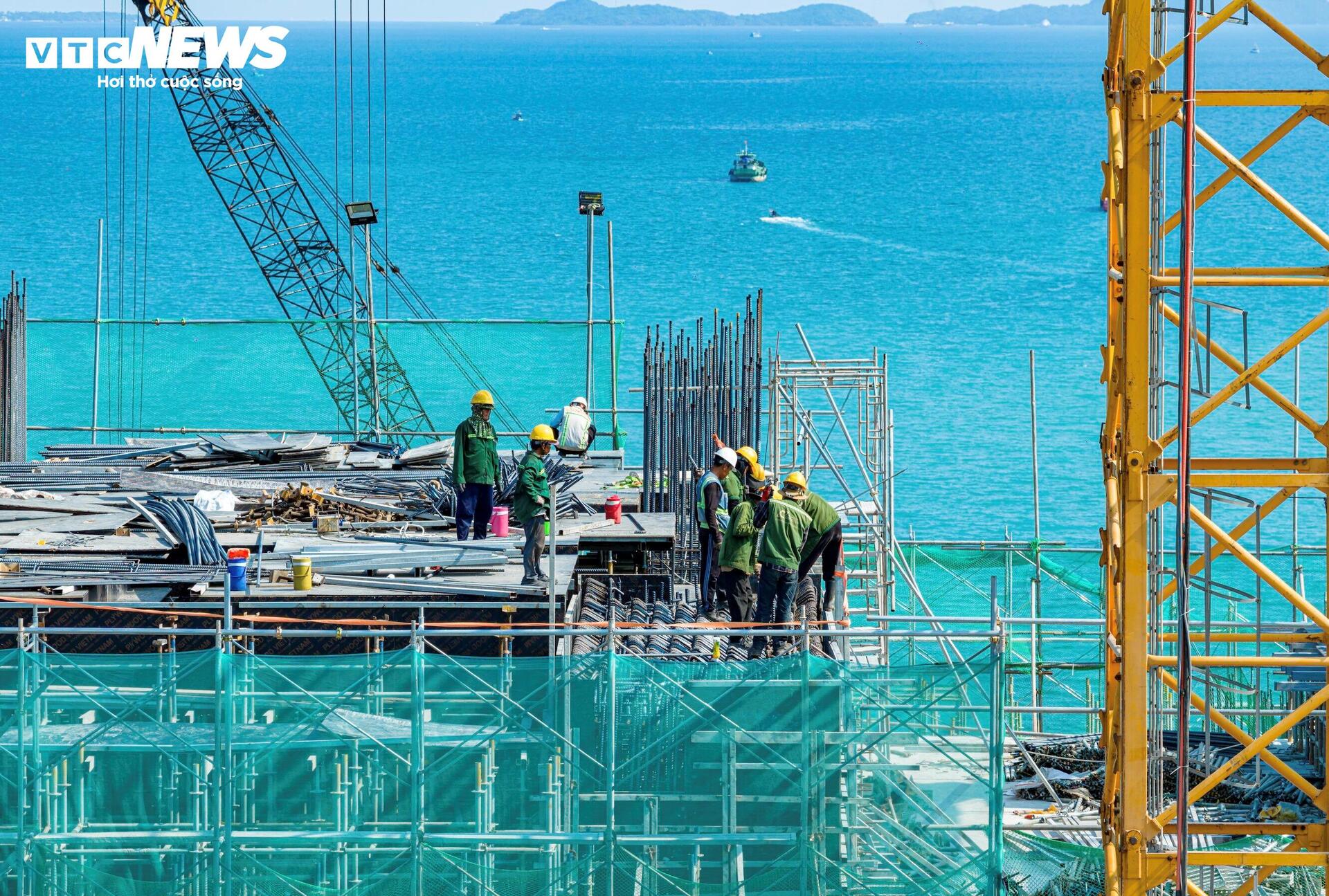 Diện mạo Trung tâm Hội nghị APEC ở Phú Quốc dần lộ diện sau 10 tháng thi công- Ảnh 9.