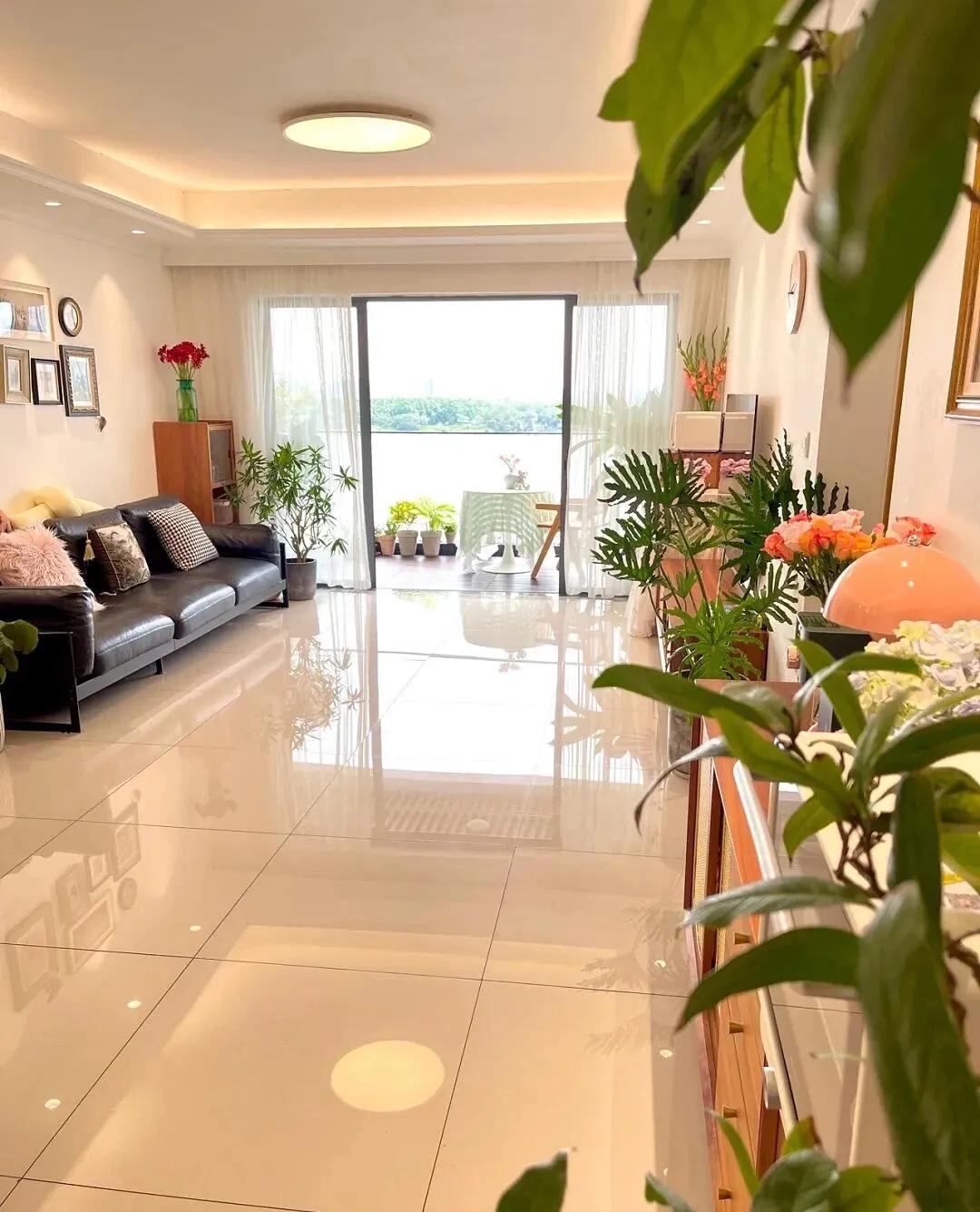 Ngôi nhà hướng biển của người phụ nữ 40 tuổi sống một mình: Không cần xa hoa vẫn đủ đầy, mỗi ngày như đang nghỉ dưỡng- Ảnh 4.