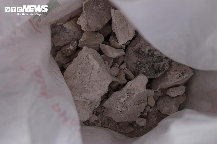 Cận cảnh lò mổ tuồn gần 300 tấn lợn bệnh vào trường học, chợ đầu mối ở Hà Nội- Ảnh 5.