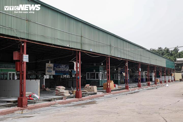 Cận cảnh lò mổ tuồn gần 300 tấn lợn bệnh vào trường học, chợ đầu mối ở Hà Nội- Ảnh 4.