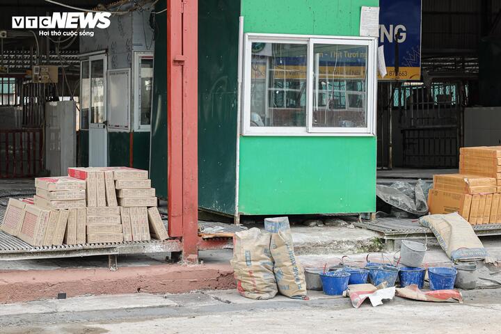 Cận cảnh lò mổ tuồn gần 300 tấn lợn bệnh vào trường học, chợ đầu mối ở Hà Nội- Ảnh 6.