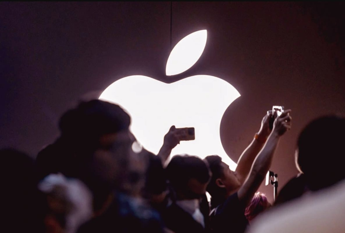 Apple ‘ngáo’ AI hay cả thế giới đang bị CEO Tim Cook dắt mũi: BigTech đổ 700 tỷ USD đầu tư nhưng nhà sản xuất iPhone lại chỉ thuê 1 tỷ USD mỗi năm- Ảnh 1.