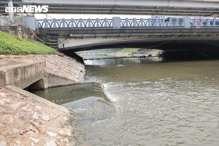 Sau 6 tháng hồi sinh, dòng 'sông chết' ở Hà Nội thay đổi ra sao?- Ảnh 11.