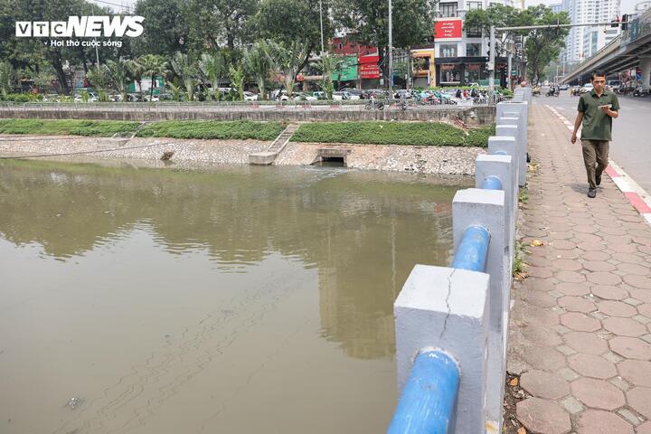 Sau 6 tháng hồi sinh, dòng 'sông chết' ở Hà Nội thay đổi ra sao?- Ảnh 19.