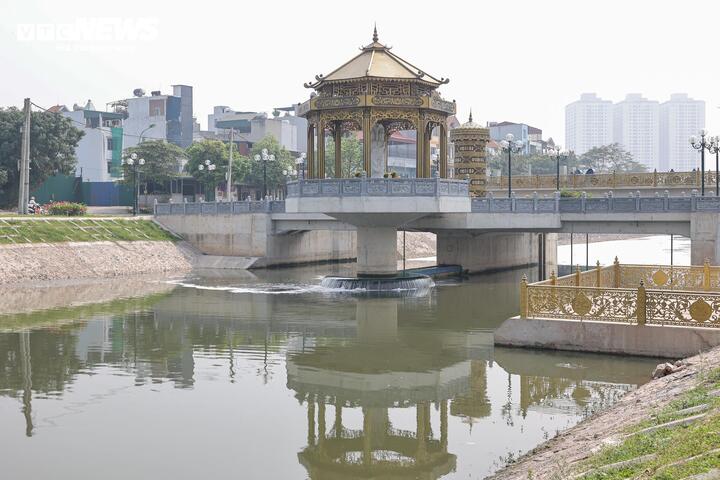 Sau 6 tháng hồi sinh, dòng 'sông chết' ở Hà Nội thay đổi ra sao?- Ảnh 3.
