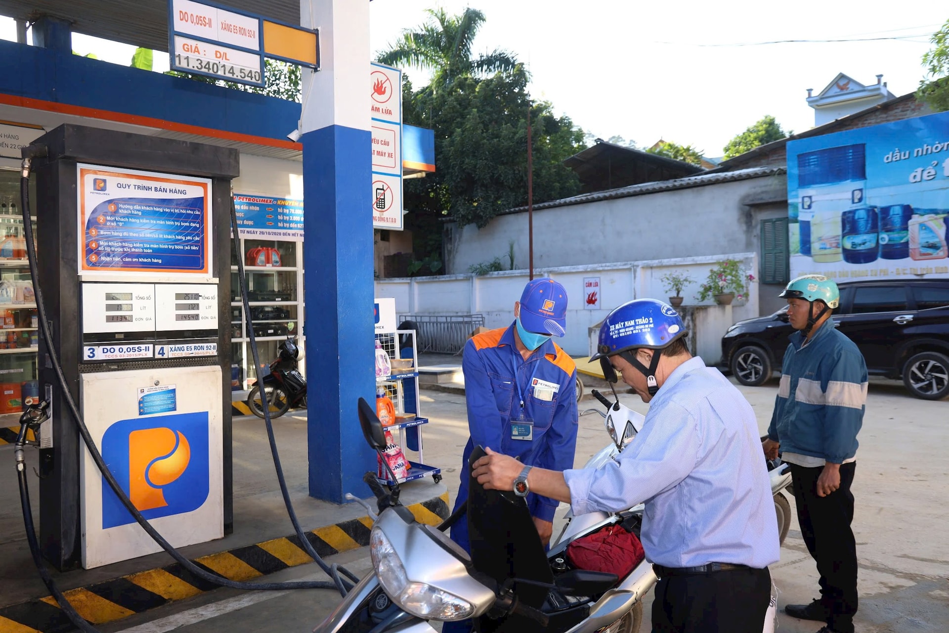 Đề xuất cơ chế tạm ứng cho Quỹ bình ổn giá xăng dầu - Ảnh 1.