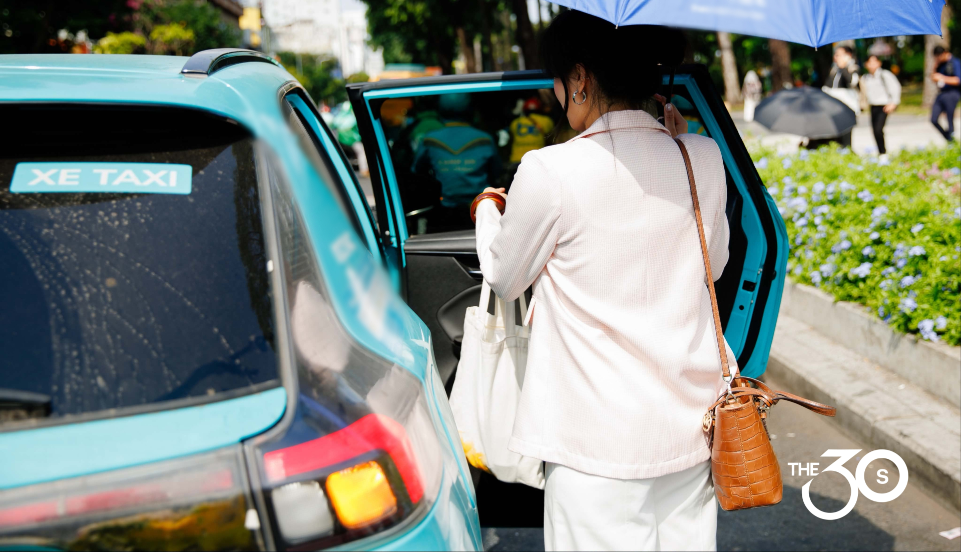 Cất ô tô đi metro, “chị Dung” ở TP.HCM tiết kiệm 52 triệu một năm: Mua vàng, ăn sang cũng thấy an tâm hẳn - Ảnh 11.