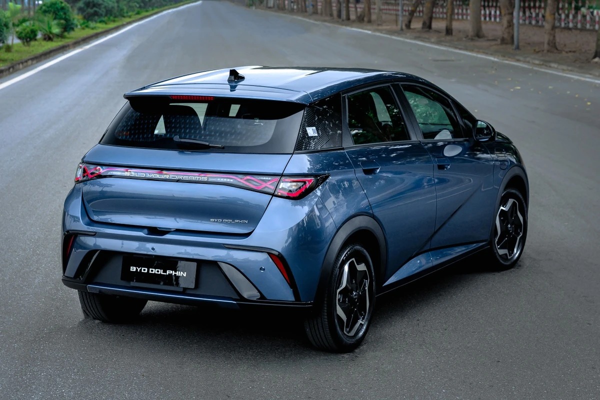 Hãng xe điện BYD vừa làm một việc lạ ở thị trường Việt Nam: Ra mắt bản nâng cấp của một mẫu xe, đi được xa hơn nhưng giá lại rẻ hơn bản cũ tới 200 triệu - Ảnh 3.
