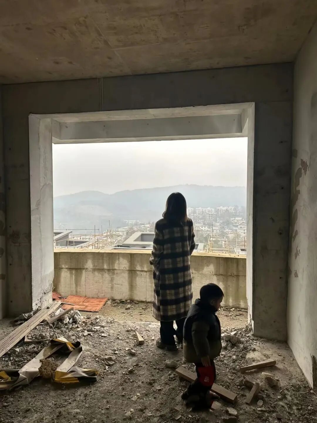 Chuyên gia tiết lộ 7 nguyên tắc mua nhà trong 2 năm tới: Ưu tiên nhà cũ, chọn nhà rộng, tránh 3 loại dễ “mắc kẹt” tài chính - Ảnh 1.