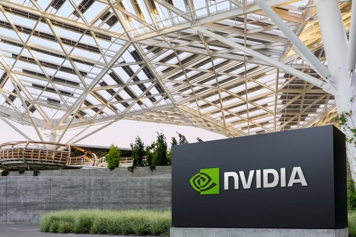 Đế chế 4.000 tỷ USD Nvidia đang bị đe dọa bởi chính AI: Ông vua ngành chip còn giữ ngai vàng được bao lâu?- Ảnh 1.