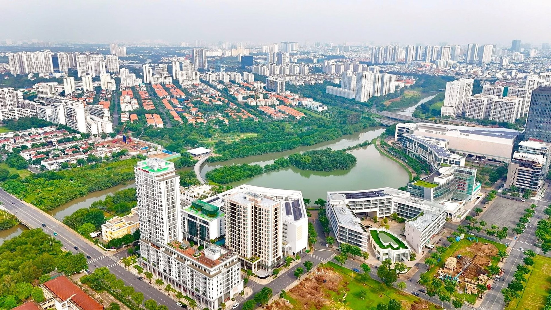 Việt Nam đang bước vào chu kỳ đầu tư mới của bất động sản nhờ một động lực quan trọng- Ảnh 1.