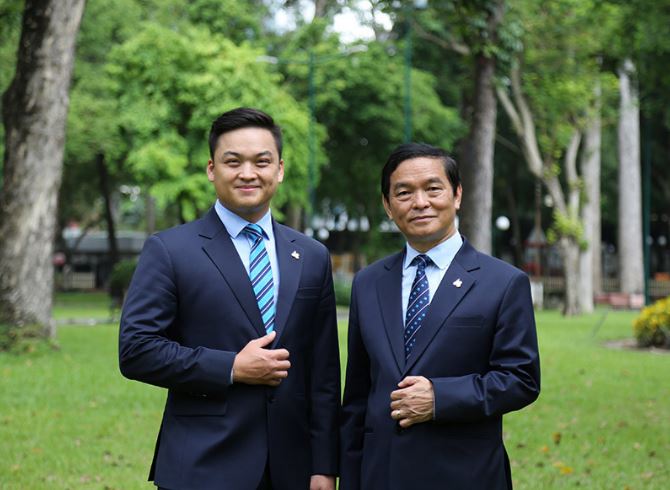 Những cặp cha con đình đám cùng điều hành doanh nghiệp trên sàn chứng khoán - Ảnh 4.