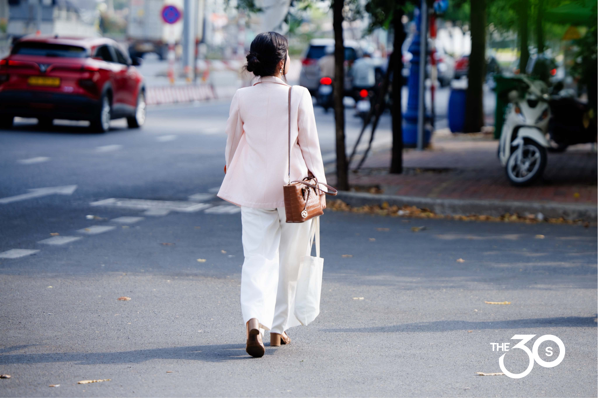 Cất ô tô đi metro, “chị Dung” ở TP.HCM tiết kiệm 52 triệu một năm: Mua vàng, ăn sang cũng thấy an tâm hẳn - Ảnh 5.