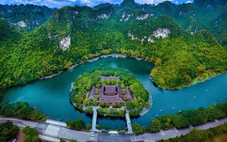 Tỉnh duy nhất Việt Nam sở hữu di sản kép đón "ông lớn" 5 sao, ngay sau khi lập kỷ lục doanh thu 10.000 tỷ- Ảnh 1.