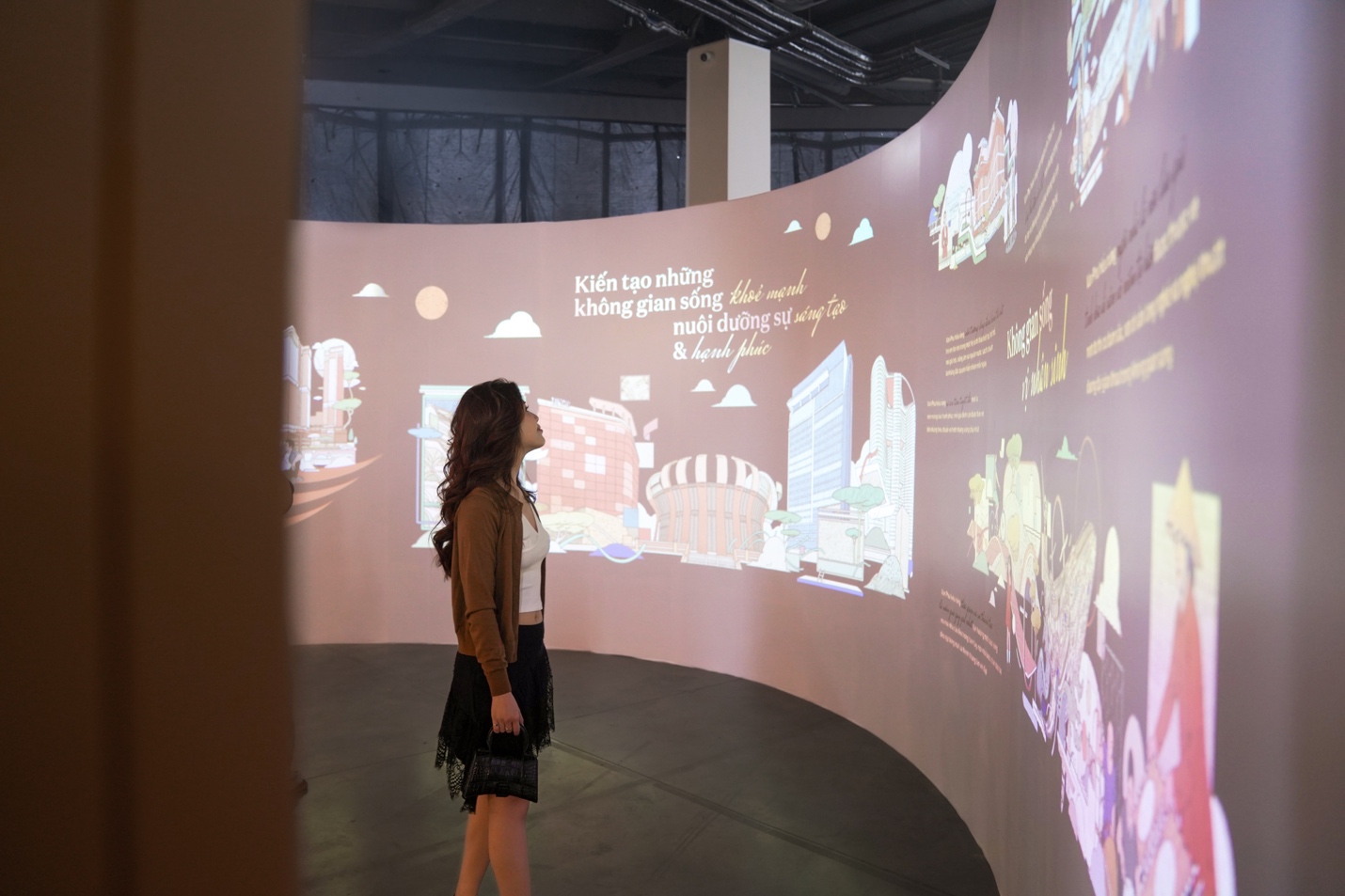 Văn Phú kể chuyện “vị nhân sinh” qua triển lãm đa giác quan - Ảnh 1.