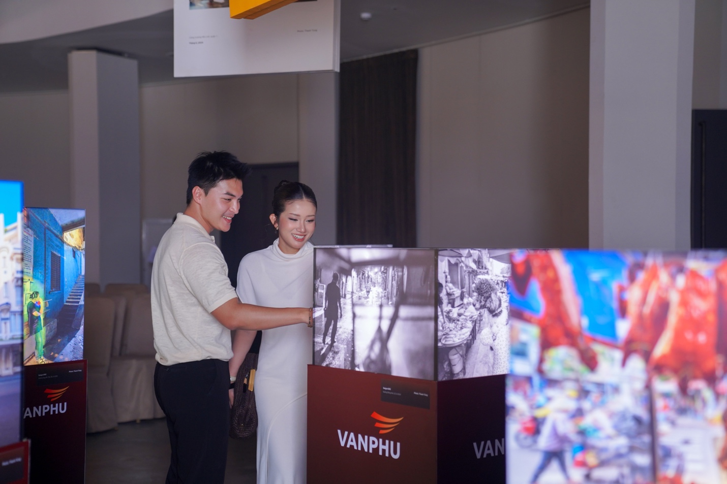 Văn Phú kể chuyện “vị nhân sinh” qua triển lãm đa giác quan - Ảnh 2.