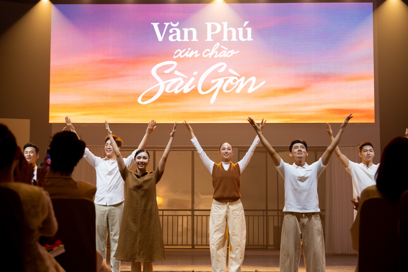 Văn Phú kể chuyện “vị nhân sinh” qua triển lãm đa giác quan - Ảnh 5.