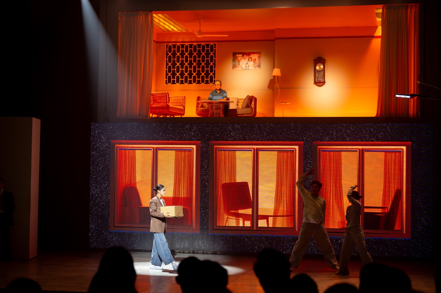 Văn Phú kể chuyện “vị nhân sinh” qua triển lãm đa giác quan - Ảnh 6.