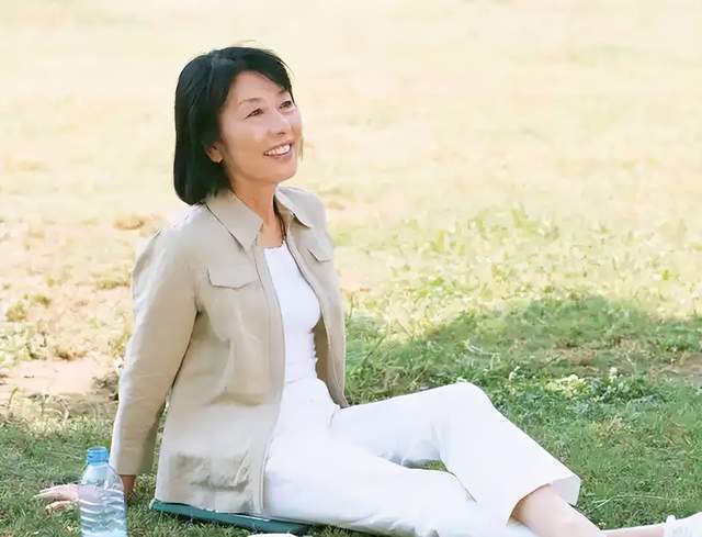 Dù bạn tin hay không, phụ nữ sau 65 tuổi cơ bản đều có 6 hiện trạng này - Ảnh 2.