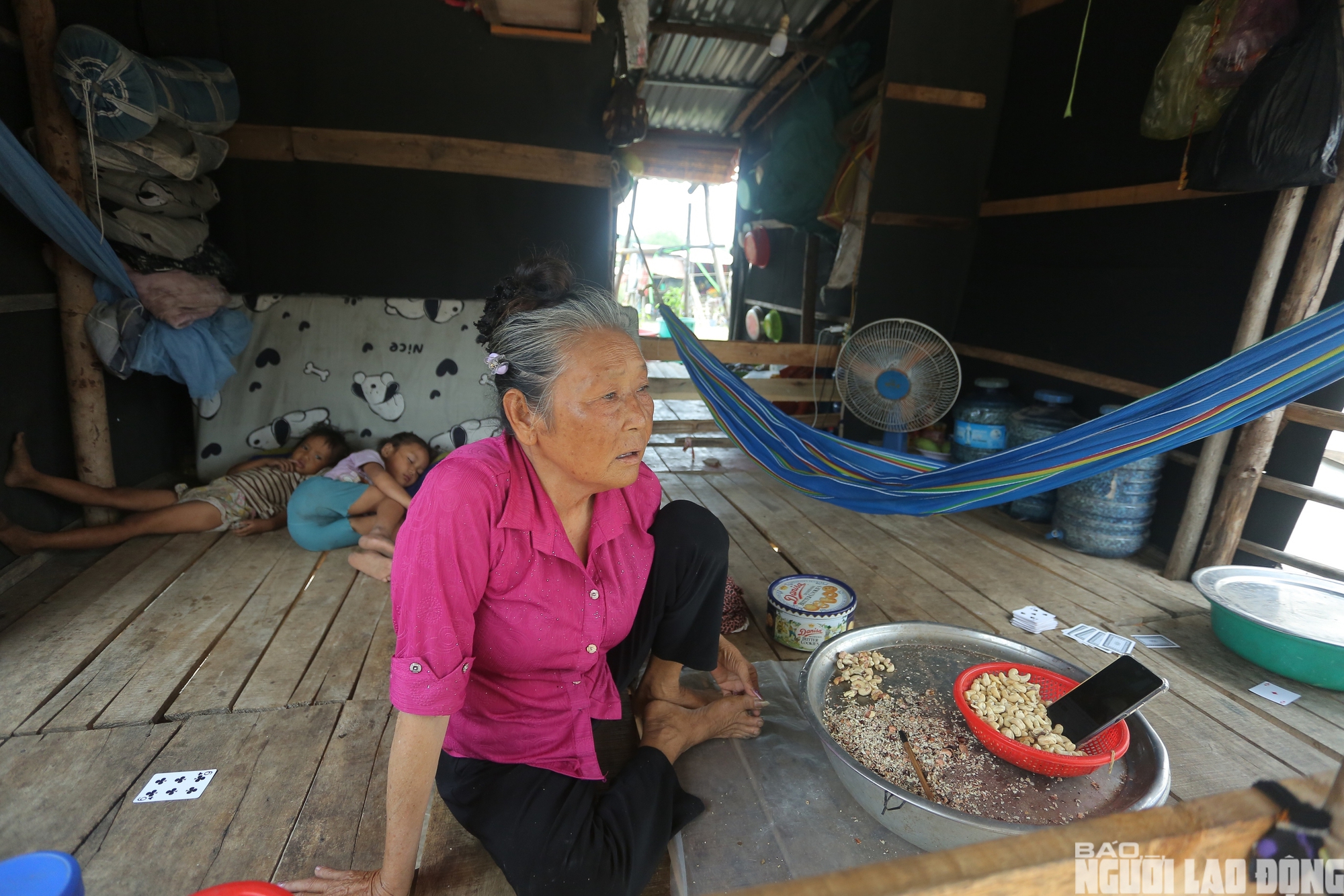 Chật vật mưu sinh ở xóm Việt kiều ven hồ Dầu Tiếng 2026 - Ảnh 11.