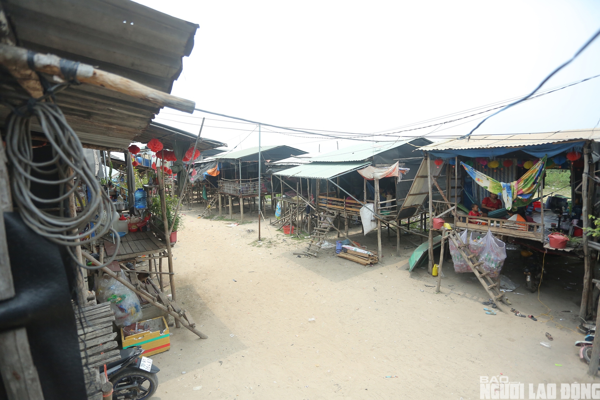 Chật vật mưu sinh ở xóm Việt kiều ven hồ Dầu Tiếng 2026 - Ảnh 18.