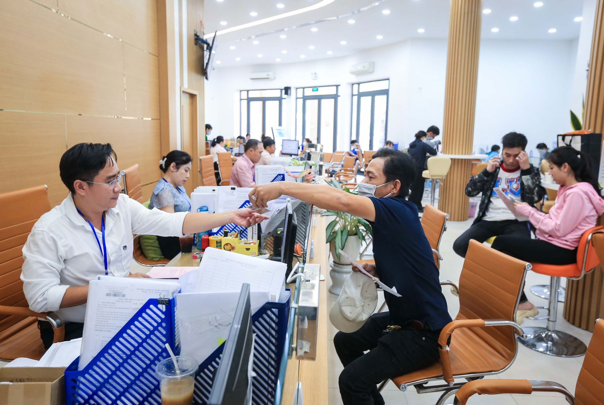 Bộ Nội vụ đề xuất tăng lương cơ sở lên 2 , 53 triệu đồng / tháng từ 1 - 7 - 2026 - Ảnh 1.