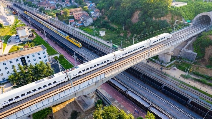 2 thập kỷ xây dựng mạng lưới đường sắt cao tốc lớn nhất thế giới ở Trung Quốc- Ảnh 1.