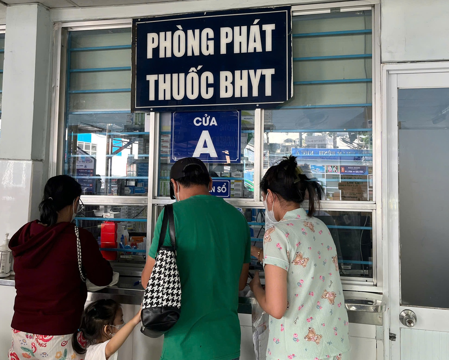 Truy thu hơn 2.100 tỉ đồng do đóng thiếu BHYT - Ảnh 1.