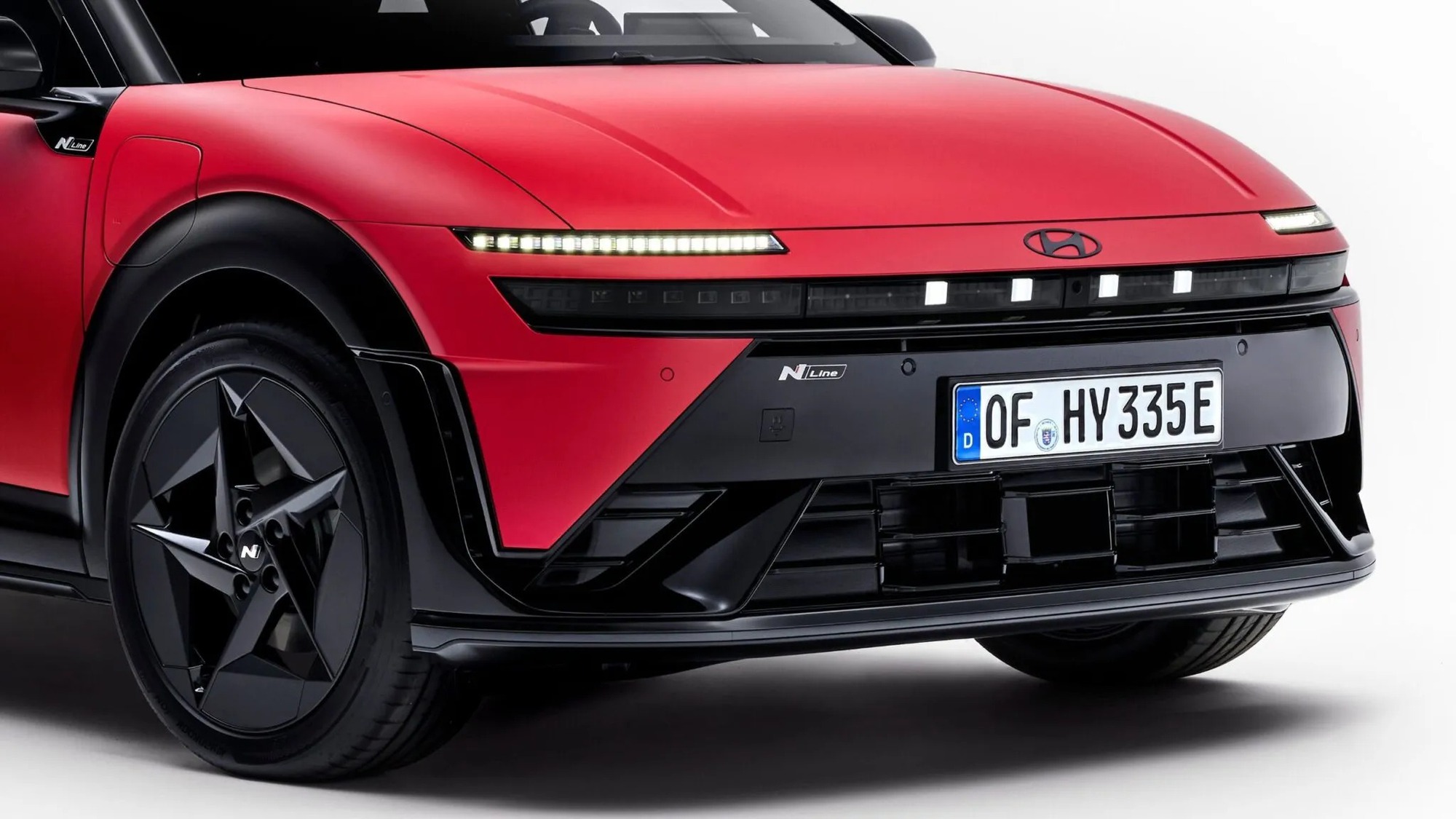 Hyundai trình làng một mẫu EV mới Ioniq 3 chính thức trình làng: Xe điện đô thị mang thiết kế thực dụng - Ảnh 4.