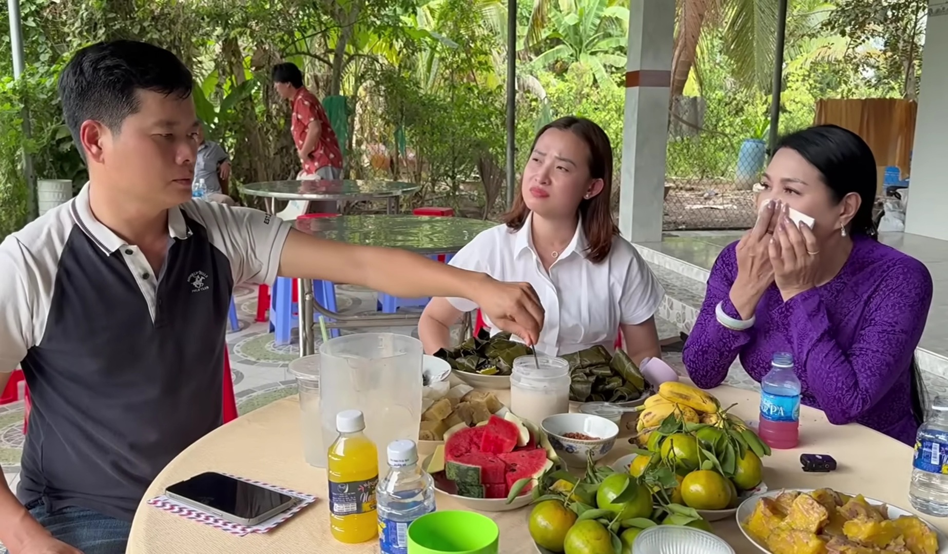 Trùm Điền Quân Khương Dừa ra thông báo, có mặt một nữ NSƯT từ Mỹ về- Ảnh 1.